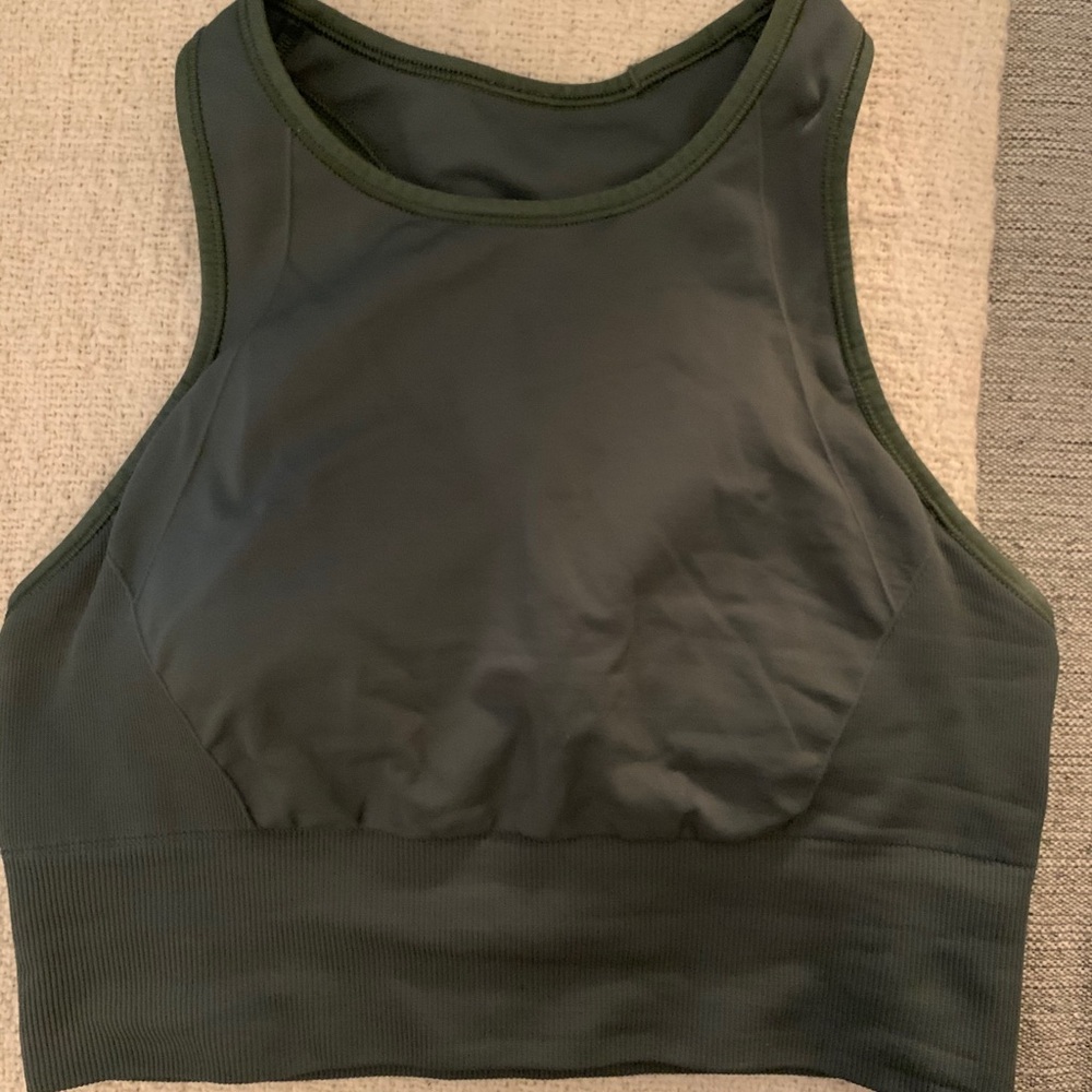 Lululemon ebb to train bra size 4